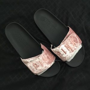 🔴Sold🔴Victoria’s Secret PINK Crossover Slides💗